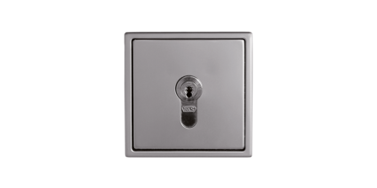 Schlüsseltaster 
Quadratischer Metallbeschlag mit Zylinderschloss