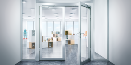 Kindergarten – 2-flügelige Rohrrahmentür mit Obentürschließern OTS 73x  – Gangflügel geöffnet