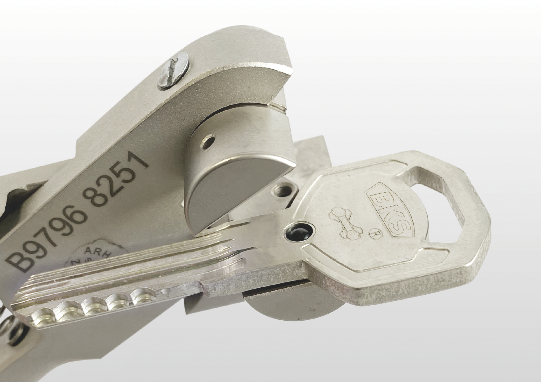 BKS Umkugelzange – Schlüssel mit brauner Zierkugel